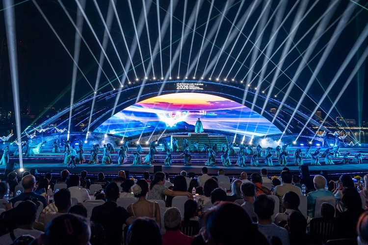 YESTECHLEDDisplayintheDIFFFestival2026_1785227466.jpg