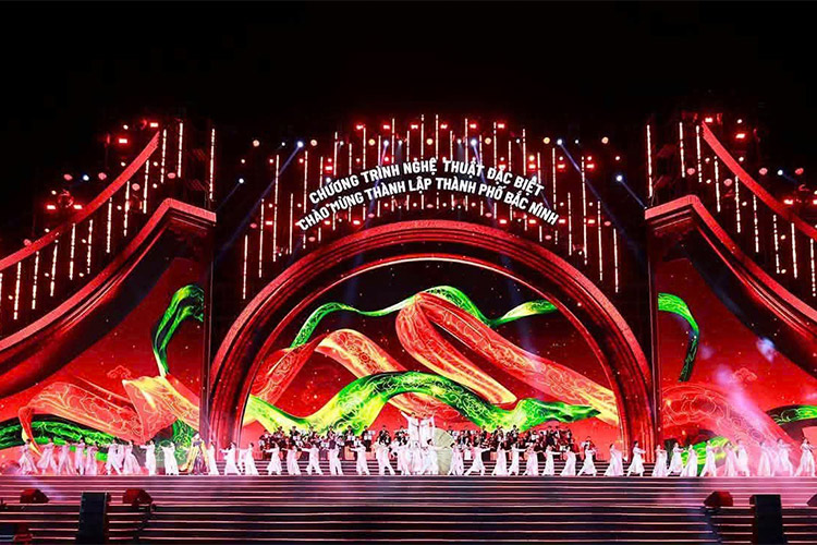 YESTECHMG9LEDTheVisualAnchorofBacNinhsCityCelebration_1790237429.jpg